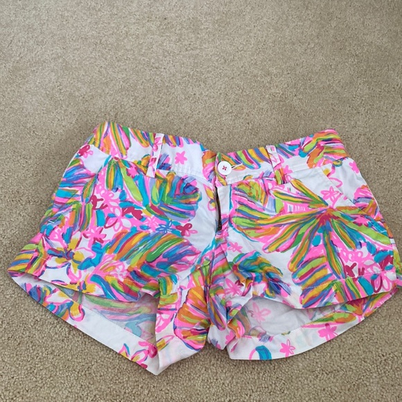 Lilly Pulitzer Pants - Lilly Pulitzer The Walsh shorts size 2